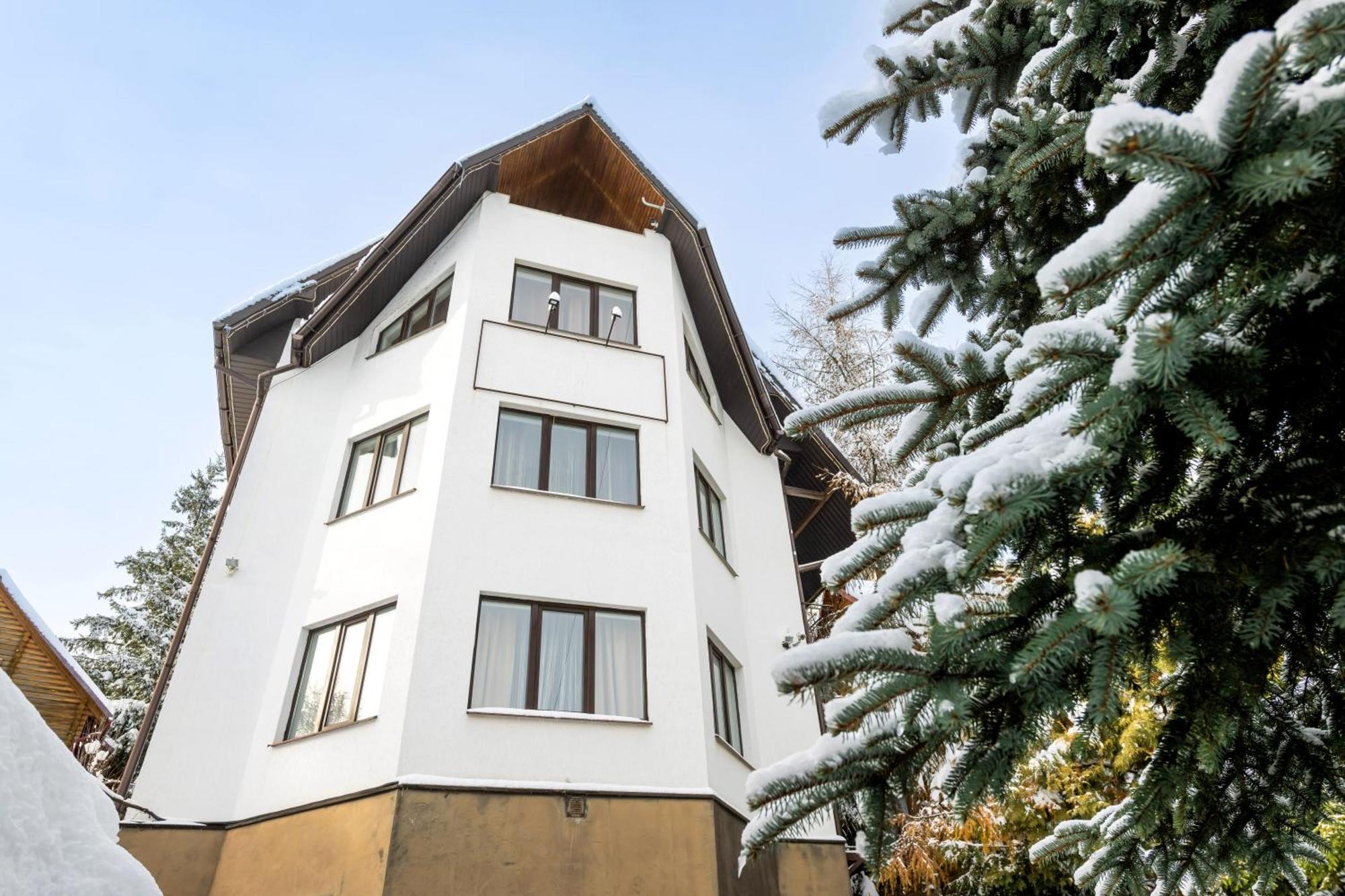 Готельний Комплекс Парламент, Яблуниця Exterior photo