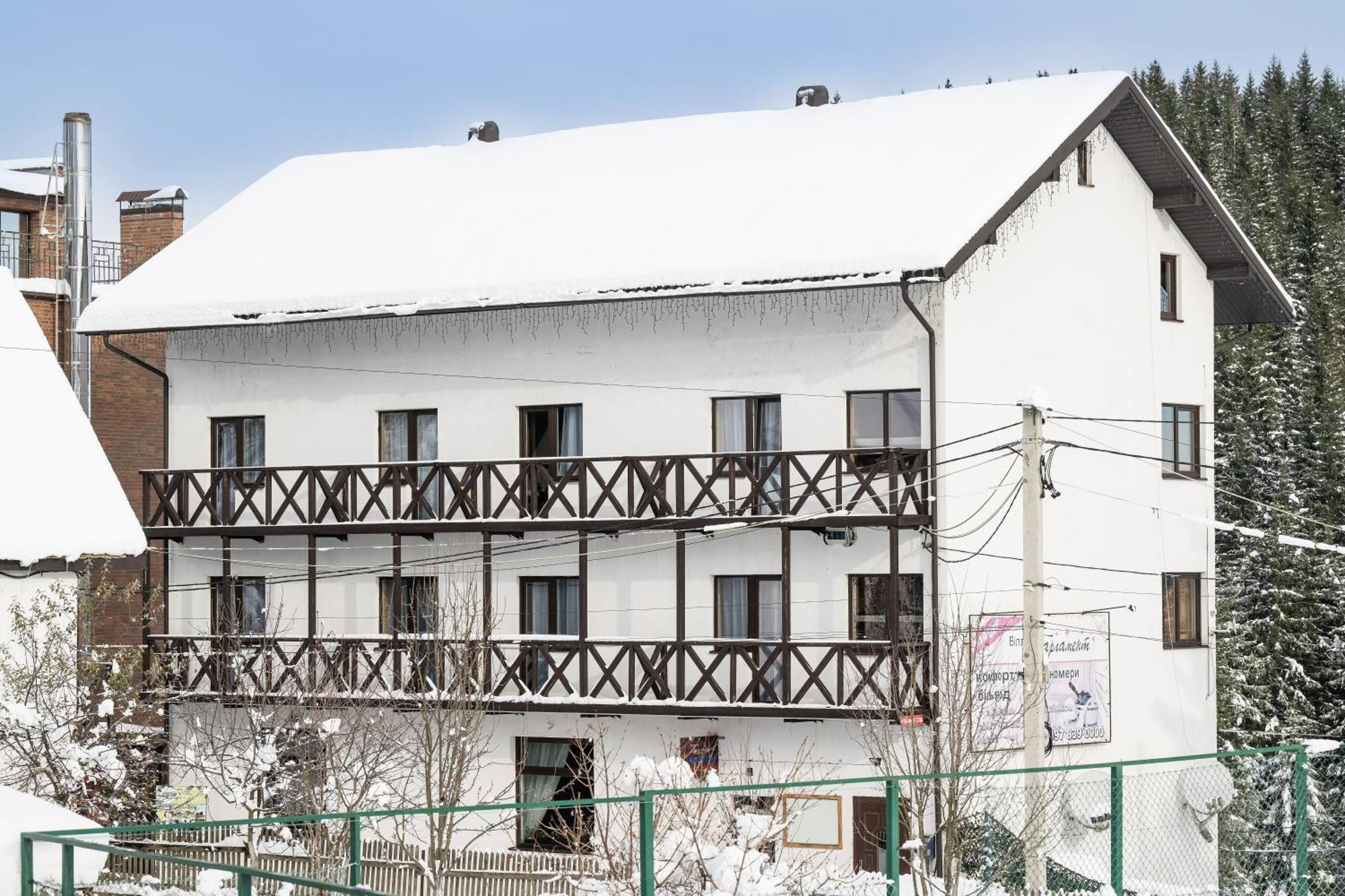 Готельний Комплекс Парламент, Яблуниця Exterior photo